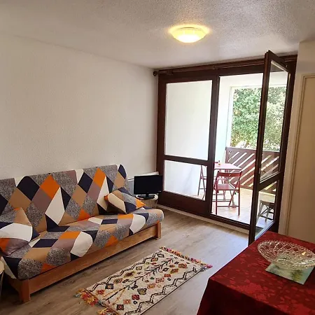 2 Pieces A 300m De La Plage Avec Balcon Et Parking - Fr-1-550-40 *